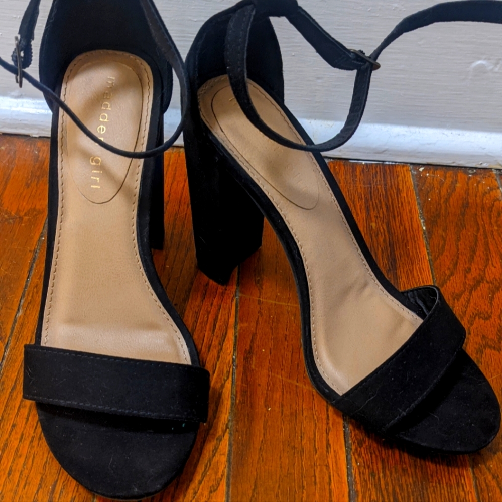 Black Madden Girl sandals size 6